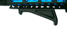 Load image into Gallery viewer, STEALTHRIDGE   M-LOK-compatible Angled Foregrip - TAN AND BLACK
